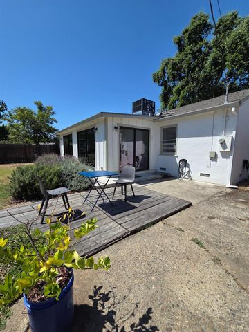 5171 49th St, Sacramento, CA 95820