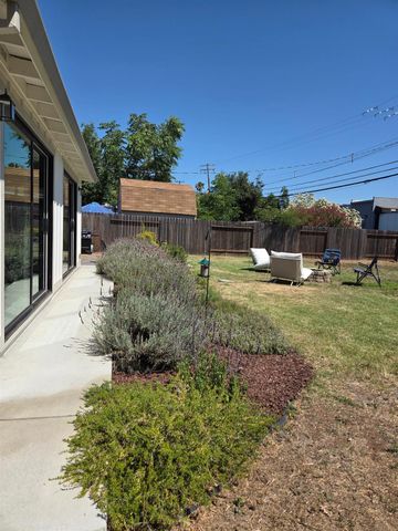 5171 49th St, Sacramento, CA 95820
