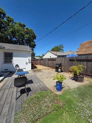 5171 49th St, Sacramento, CA 95820