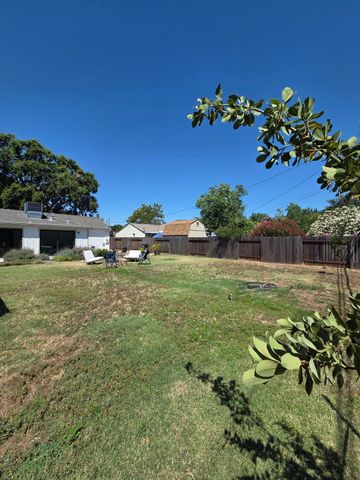 5171 49th St, Sacramento, CA 95820