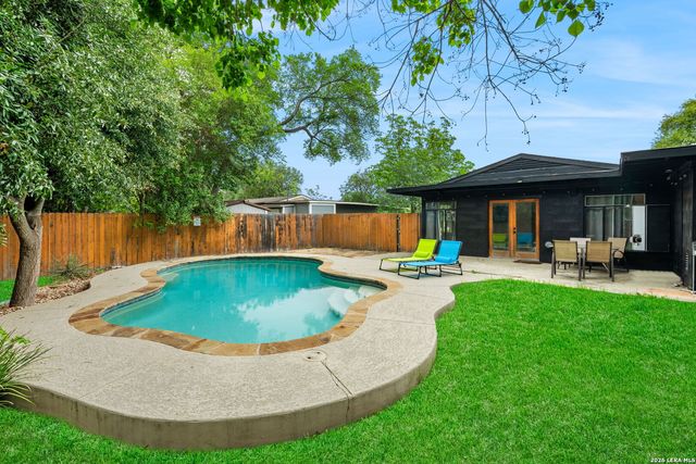 327 Bryn Mawr Dr, San Antonio, TX 78209
