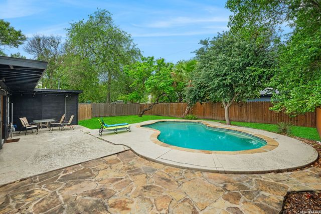 327 Bryn Mawr Dr, San Antonio, TX 78209
