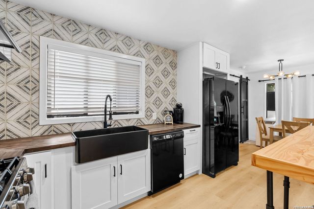 327 Bryn Mawr Dr, San Antonio, TX 78209
