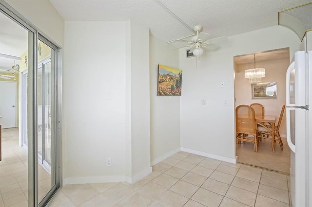 3951 Via Poinciana 511, Lake Worth, FL 33467