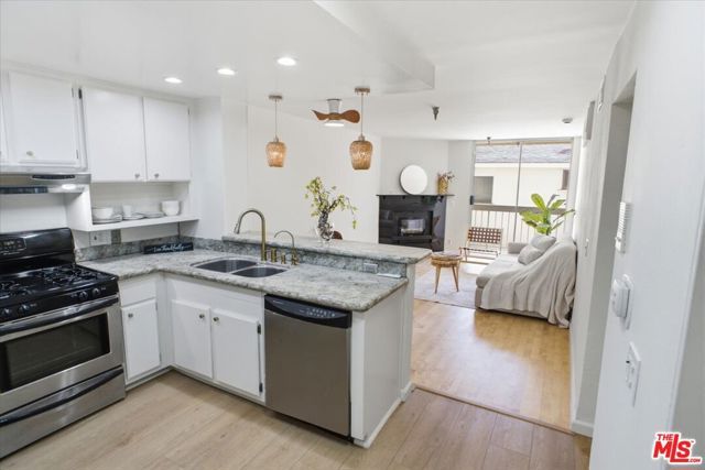 5143 Bakman Avenue 203, Los Angeles, CA 91601