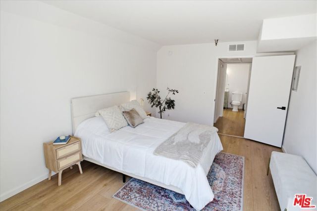 5143 Bakman Avenue 203, Los Angeles, CA 91601