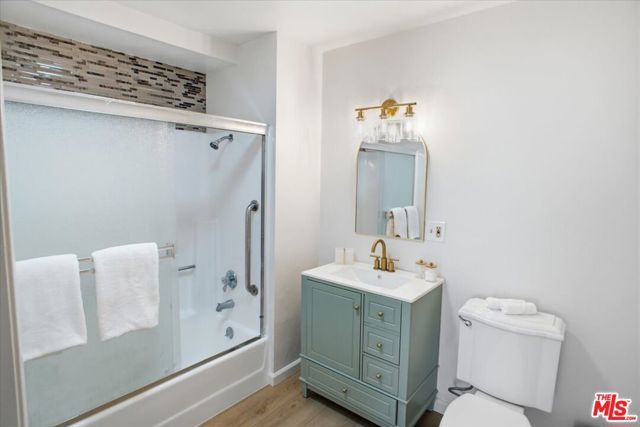 5143 Bakman Avenue 203, Los Angeles, CA 91601