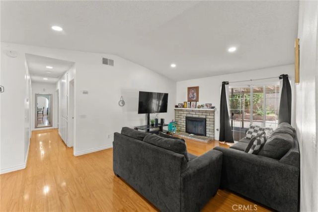 1028 W Woodcrest, Bloomington, CA 92316