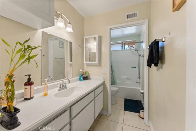 1028 W Woodcrest, Bloomington, CA 92316