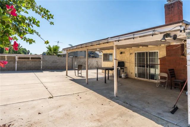 1028 W Woodcrest, Bloomington, CA 92316
