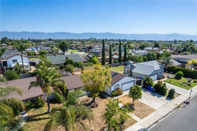 1028 W Woodcrest, Bloomington, CA 92316