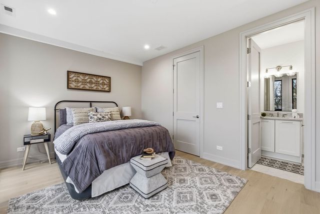 1646 N Orchard Street 2, Chicago, IL 60614