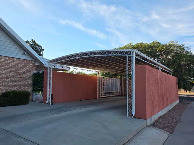 6900 Seminole Road NE, Albuquerque, NM 87110