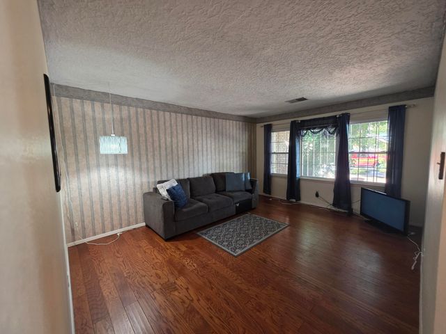 6900 Seminole Road NE, Albuquerque, NM 87110