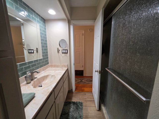 6900 Seminole Road NE, Albuquerque, NM 87110