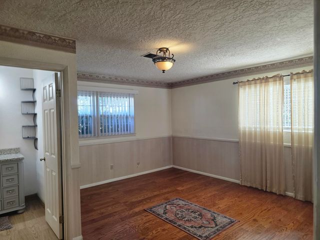 6900 Seminole Road NE, Albuquerque, NM 87110