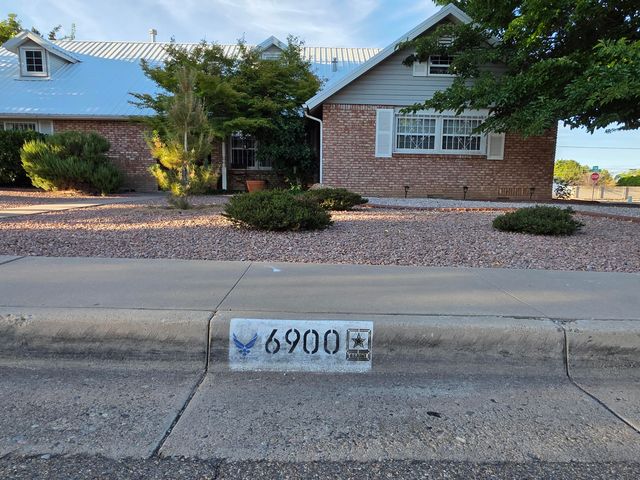 6900 Seminole Road NE, Albuquerque, NM 87110
