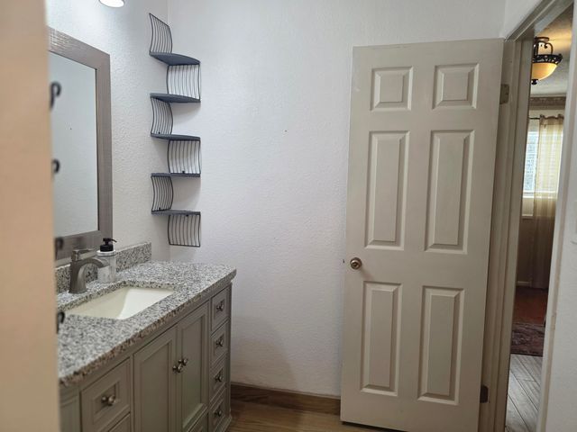 6900 Seminole Road NE, Albuquerque, NM 87110