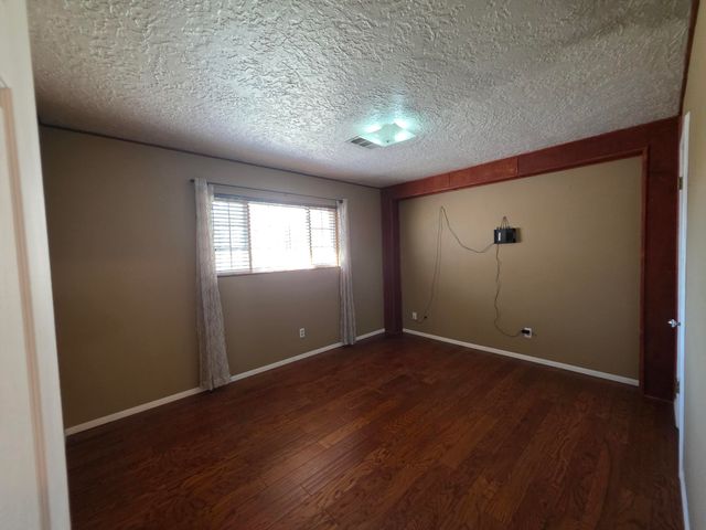 6900 Seminole Road NE, Albuquerque, NM 87110