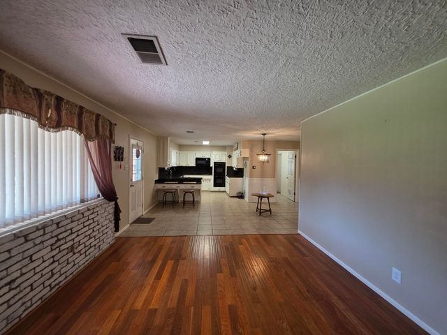 6900 Seminole Road NE, Albuquerque, NM 87110