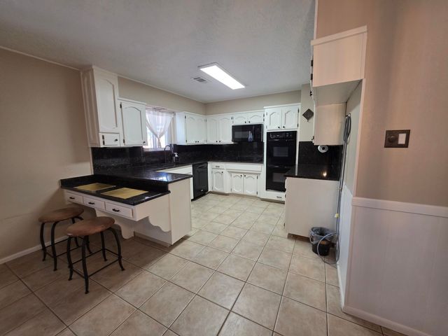 6900 Seminole Road NE, Albuquerque, NM 87110