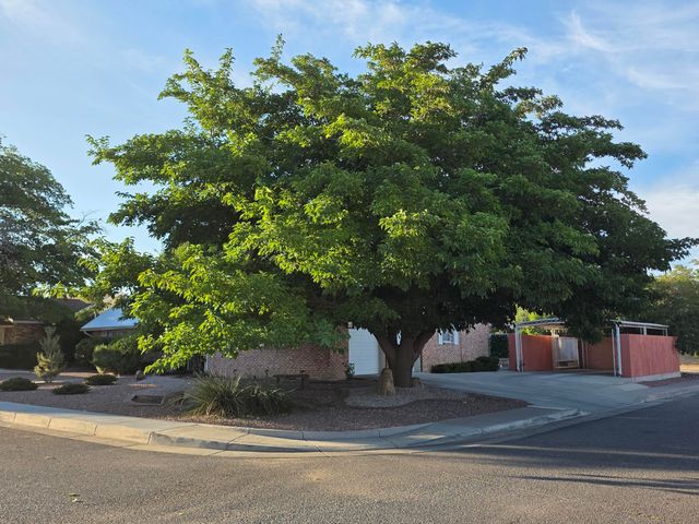 6900 Seminole Road NE, Albuquerque, NM 87110