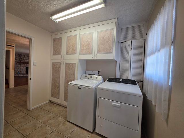 6900 Seminole Road NE, Albuquerque, NM 87110