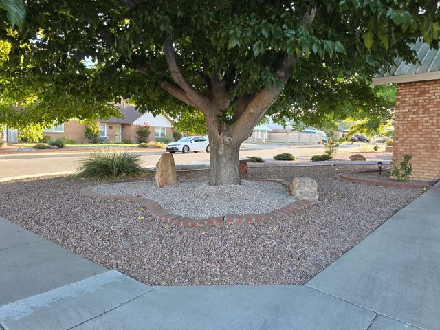 6900 Seminole Road NE, Albuquerque, NM 87110