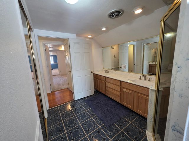 6900 Seminole Road NE, Albuquerque, NM 87110