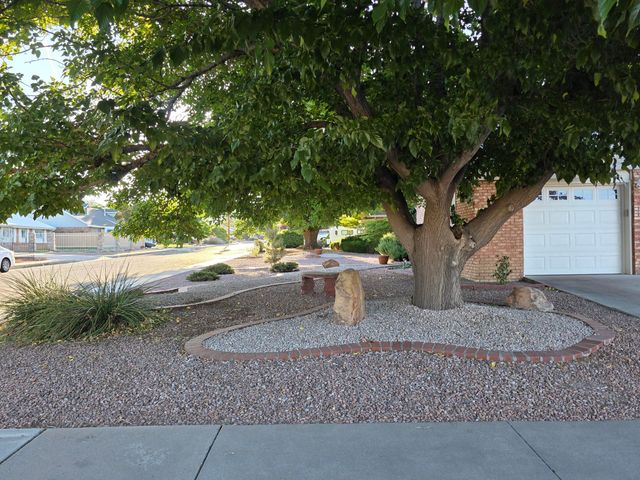 6900 Seminole Road NE, Albuquerque, NM 87110
