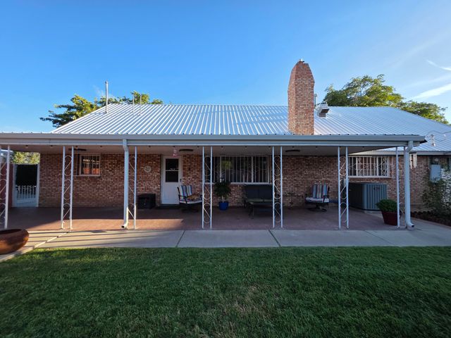 6900 Seminole Road NE, Albuquerque, NM 87110