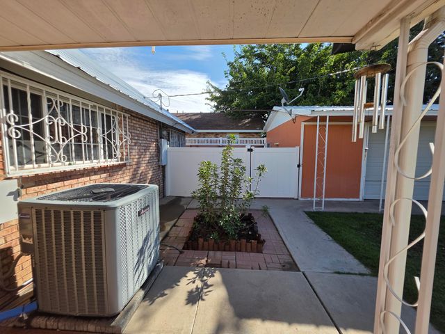 6900 Seminole Road NE, Albuquerque, NM 87110