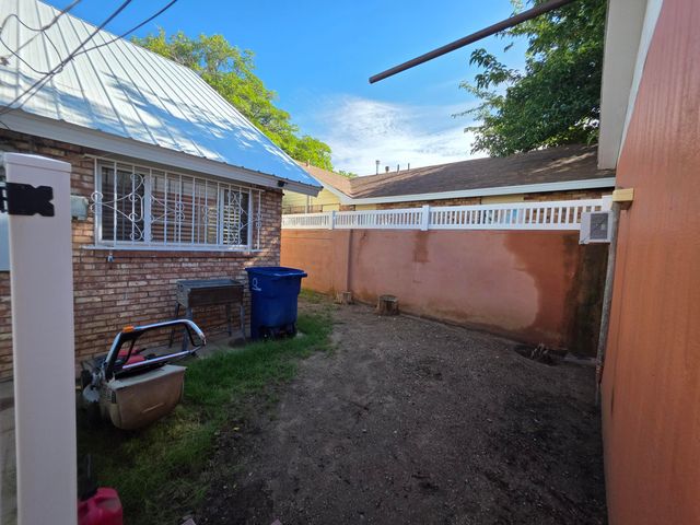 6900 Seminole Road NE, Albuquerque, NM 87110