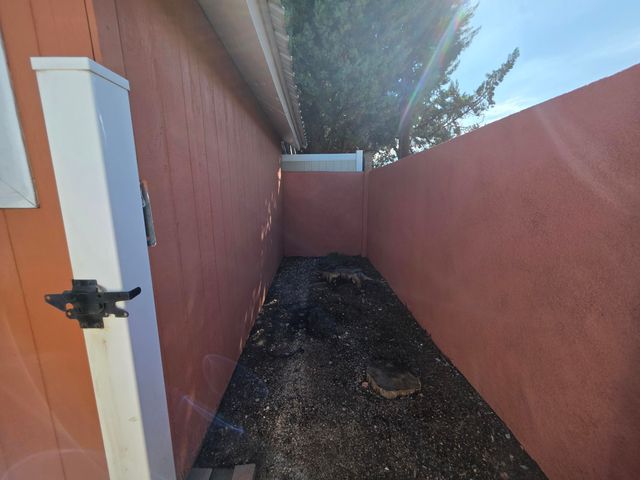 6900 Seminole Road NE, Albuquerque, NM 87110