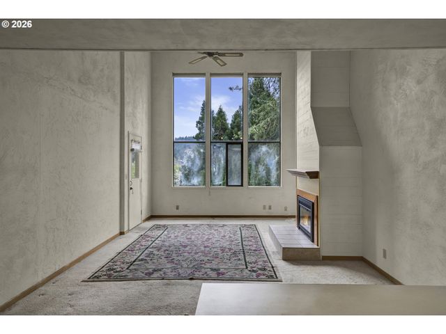 4427 FOX HOLLOW Rd 7, Eugene, OR 97405