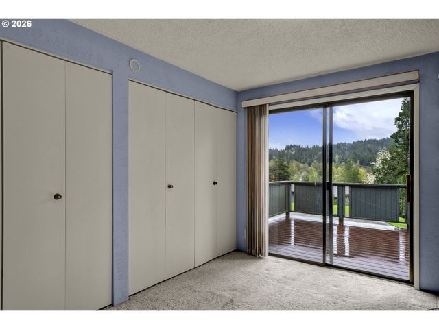 4427 FOX HOLLOW Rd 7, Eugene, OR 97405