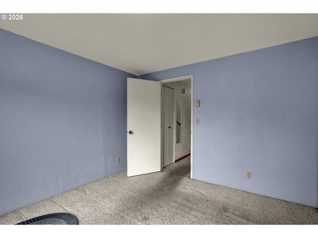 4427 FOX HOLLOW Rd 7, Eugene, OR 97405