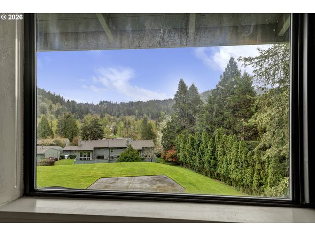 4427 FOX HOLLOW Rd 7, Eugene, OR 97405