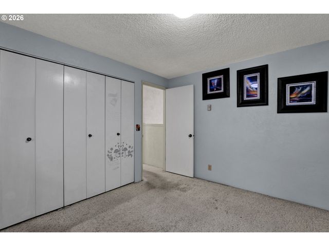 4427 FOX HOLLOW Rd 7, Eugene, OR 97405