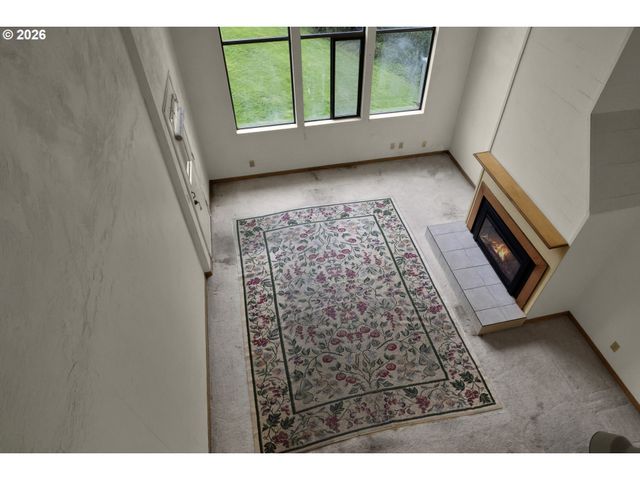 4427 FOX HOLLOW Rd 7, Eugene, OR 97405