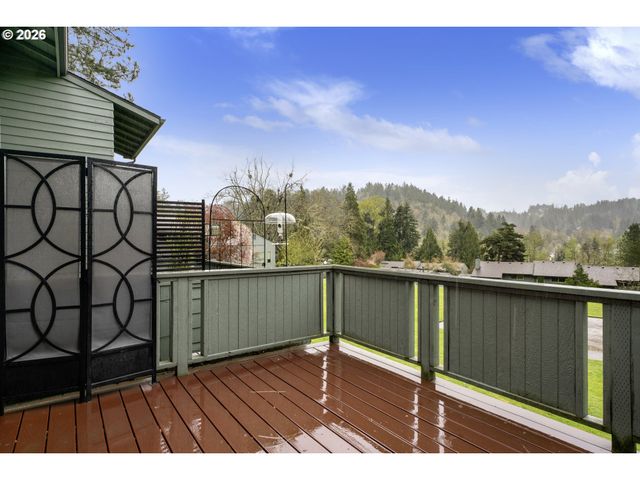 4427 FOX HOLLOW Rd 7, Eugene, OR 97405