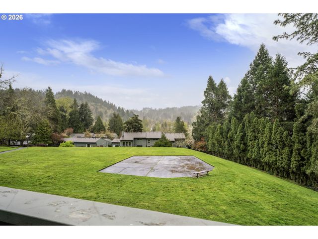 4427 FOX HOLLOW Rd 7, Eugene, OR 97405