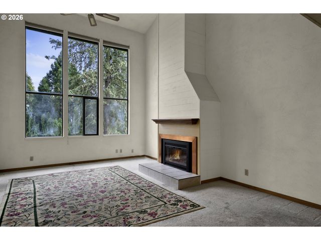 4427 FOX HOLLOW Rd 7, Eugene, OR 97405