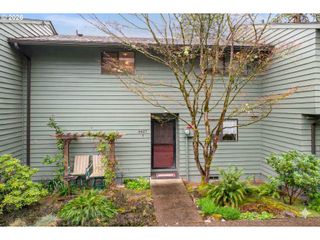 4427 FOX HOLLOW Rd 7, Eugene, OR 97405