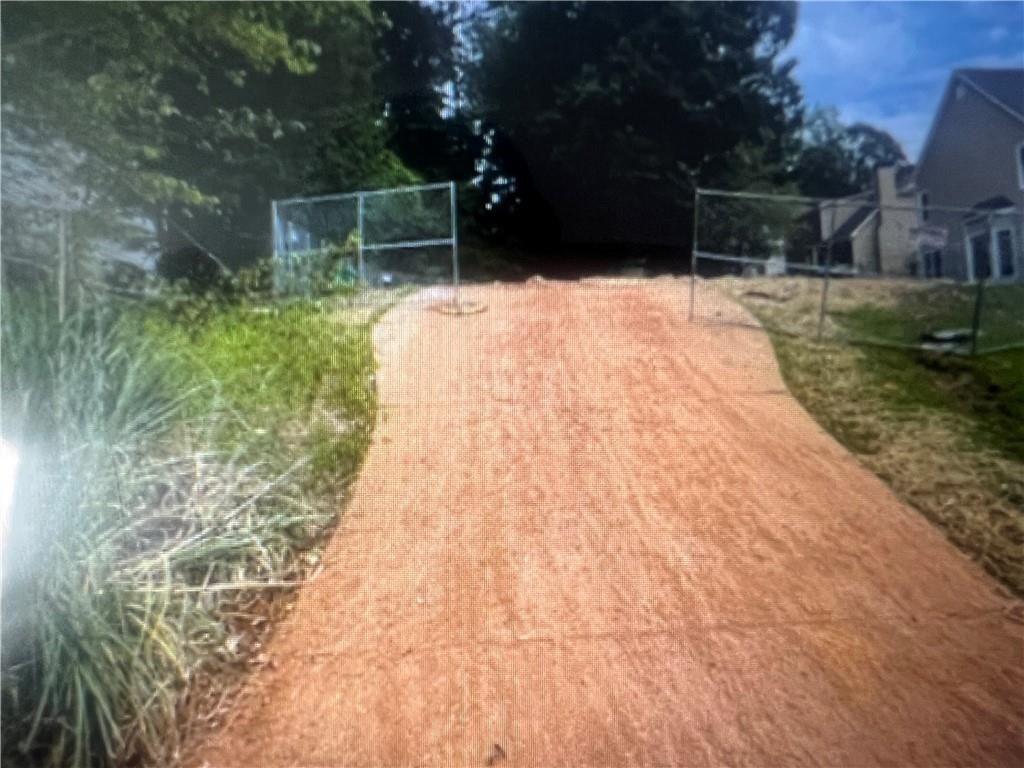 606 Shadow Oaks Drive, Stone Mountain, GA 30087