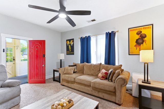 615 Keleher Avenue NW, Albuquerque, NM 87102