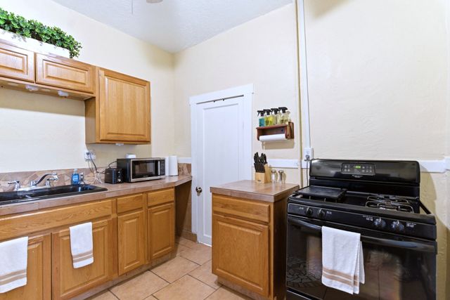 615 Keleher Avenue NW, Albuquerque, NM 87102