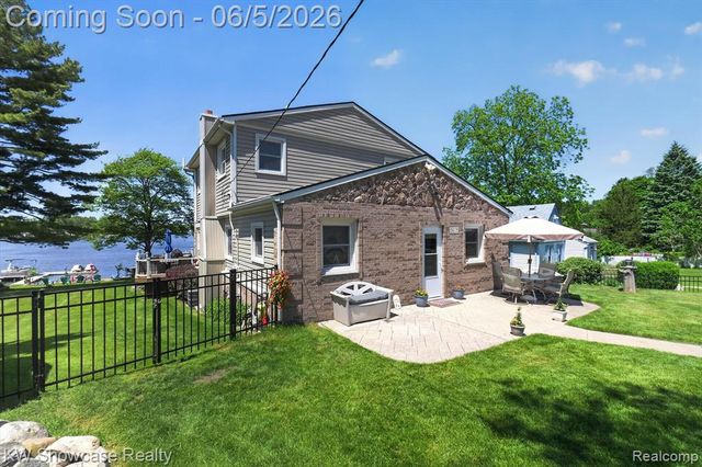 3415 Highland Boulevard, Highland, MI 48356