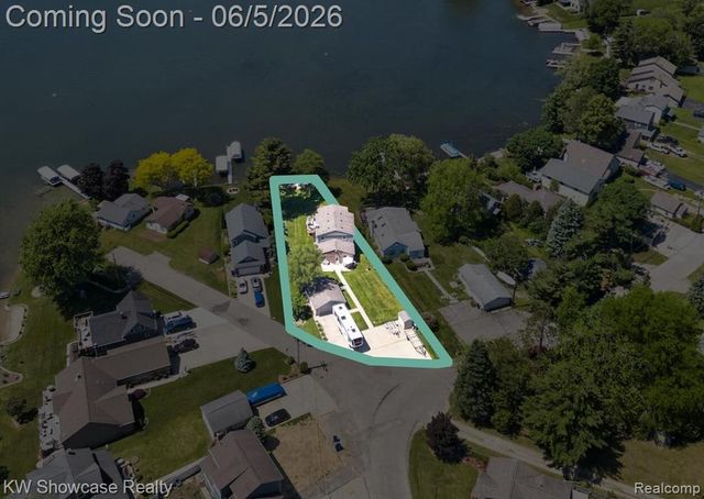 3415 Highland Boulevard, Highland, MI 48356