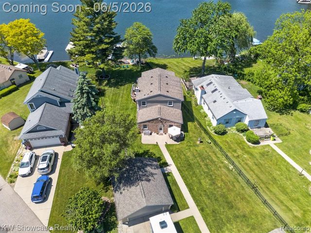 3415 Highland Boulevard, Highland, MI 48356